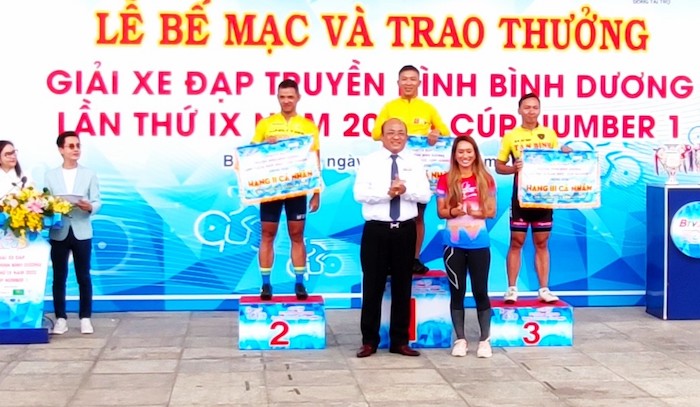 Kết thúc giải xe đạp truyền hình Bình Dương: Thanh niên Hóc Môn giành áo vàng chung cuộc-6