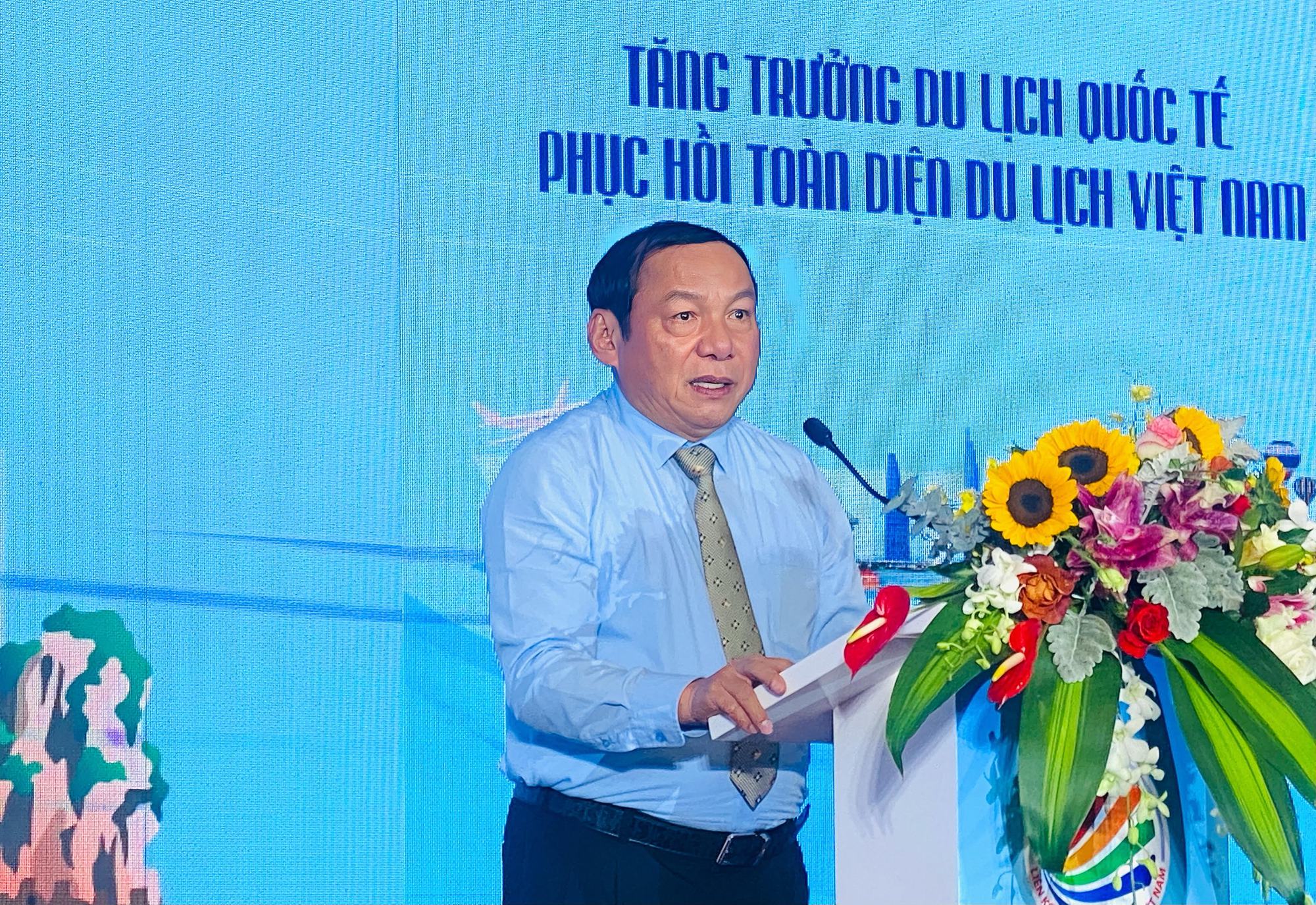 Bộ trưởng Nguyễn Văn Hùng: “Du lịch phải gắn chặt chẽ với yếu tố văn hóa, phải khai thác triệt để nguồn tài nguyên văn hóa đa dạng của Việt Nam”-1