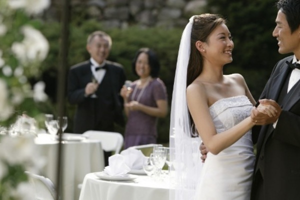 Các cặp đôi kết hôn ở châu Á sống thọ hơn bạn bè cùng trang lứa còn độc thân-1