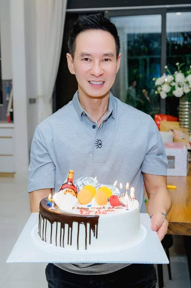 Bữa tiệc sinh nhật '0 đồng' của Lý Hải bên gia đình, Minh Hà bất ngờ tiết lộ 'tuổi thật' của chồng nhưng có gì đó sai số?-3