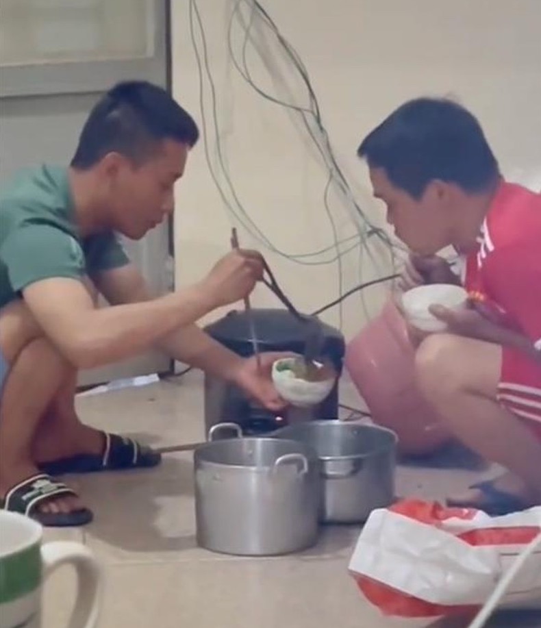 Sở hữu khối tài sản bạc tỷ nhưng bữa cơm của Quang Linh Vlogs khiến dân tình “ngỡ ngàng”-6