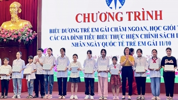 Huyện Sóc Sơn và Thanh Oai tổ chức gặp mặt, biểu dương trẻ em gái nhân ngày Quốc tế trẻ em gái 11/10-img