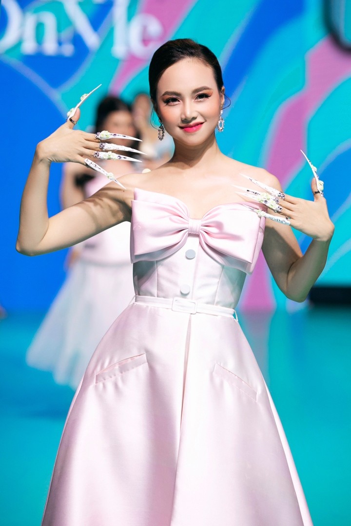 Top 3 Hoa hậu Hoàn vũ Việt Nam 2022 đọ thần thái khi cùng diễn vedette-9
