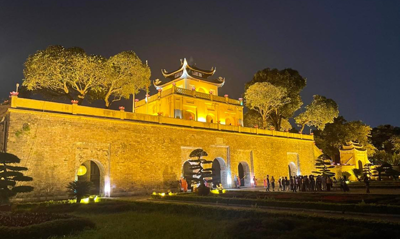 Kết nối tour đêm Hoàng thành Thăng Long với du khách cả nước-1