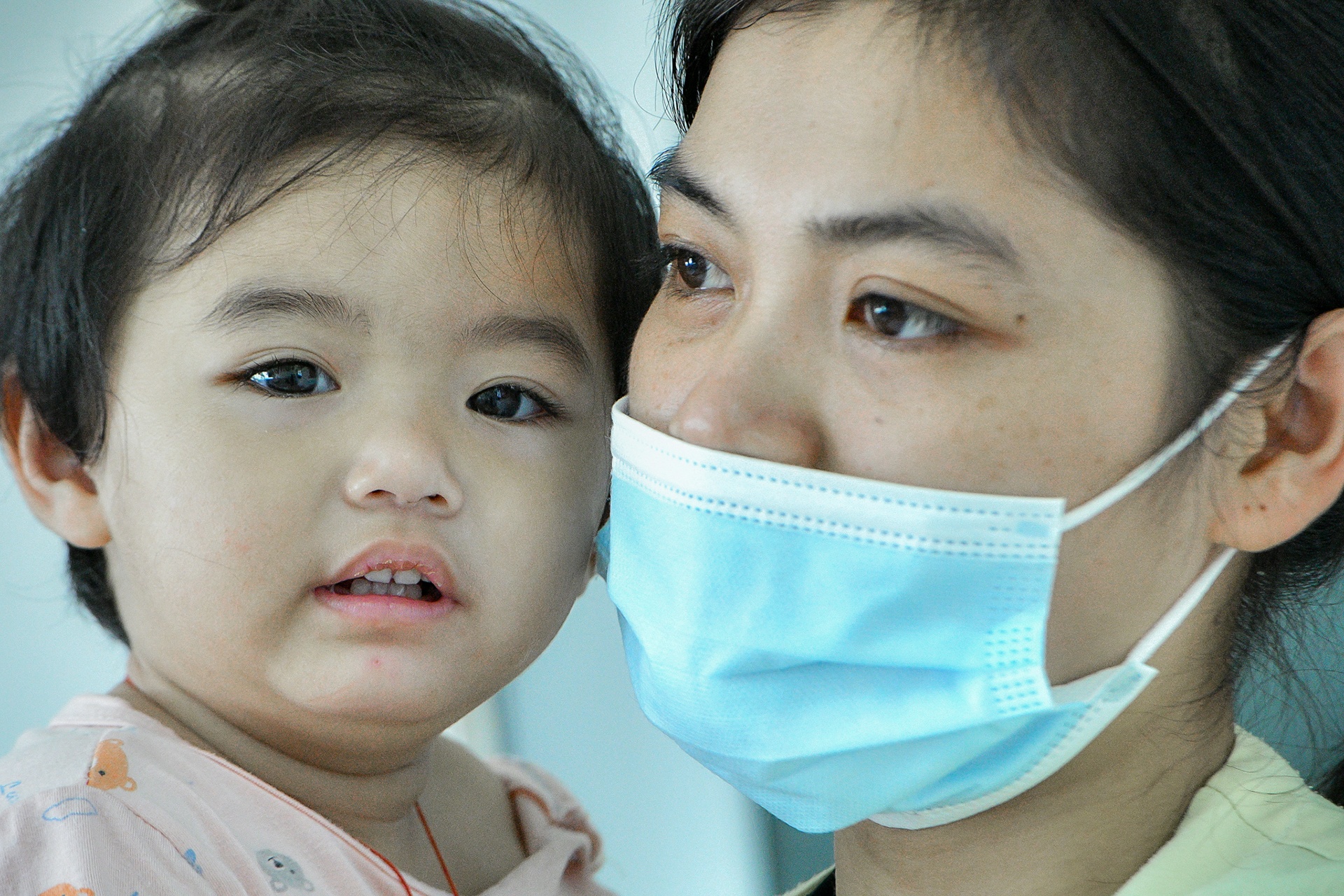 Nhiều người tại Hà Nội phải nằm viện do mắc cúm mùa-3