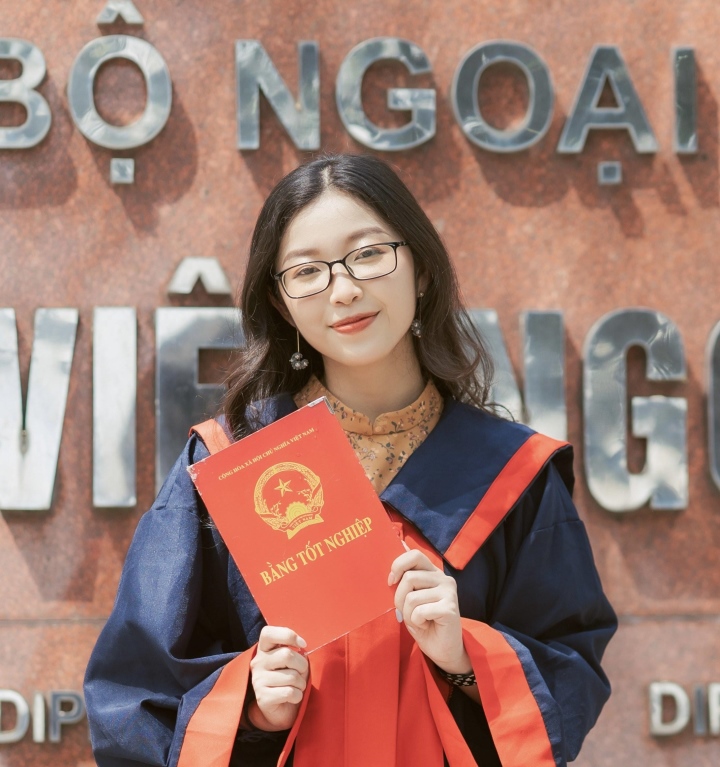 Cô gái Sóc Trăng ‘Bắc tiến’, tốt nghiệp thủ khoa Học viện Ngoại giao-1