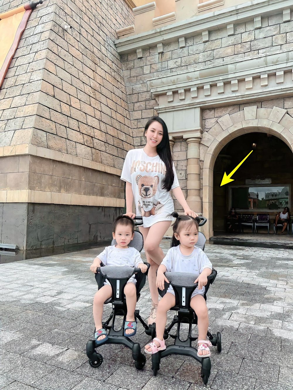 Bà xã DJ của Khắc Việt vẫn nuột nà sau khi sinh cặp sinh đôi-2