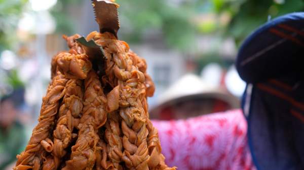 Bún riêu ruột vịt thắt bím hiếm nhất Sài Gòn, bán vèo vèo trong 3 tiếng-2