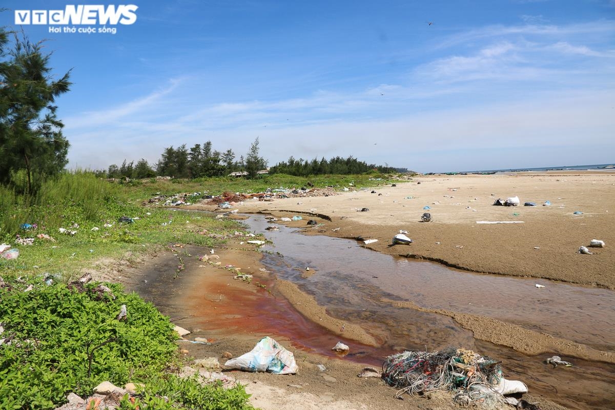 Ảnh: Rác thải ‘bao vây’ nhiều bãi biển ở Hà Tĩnh-7