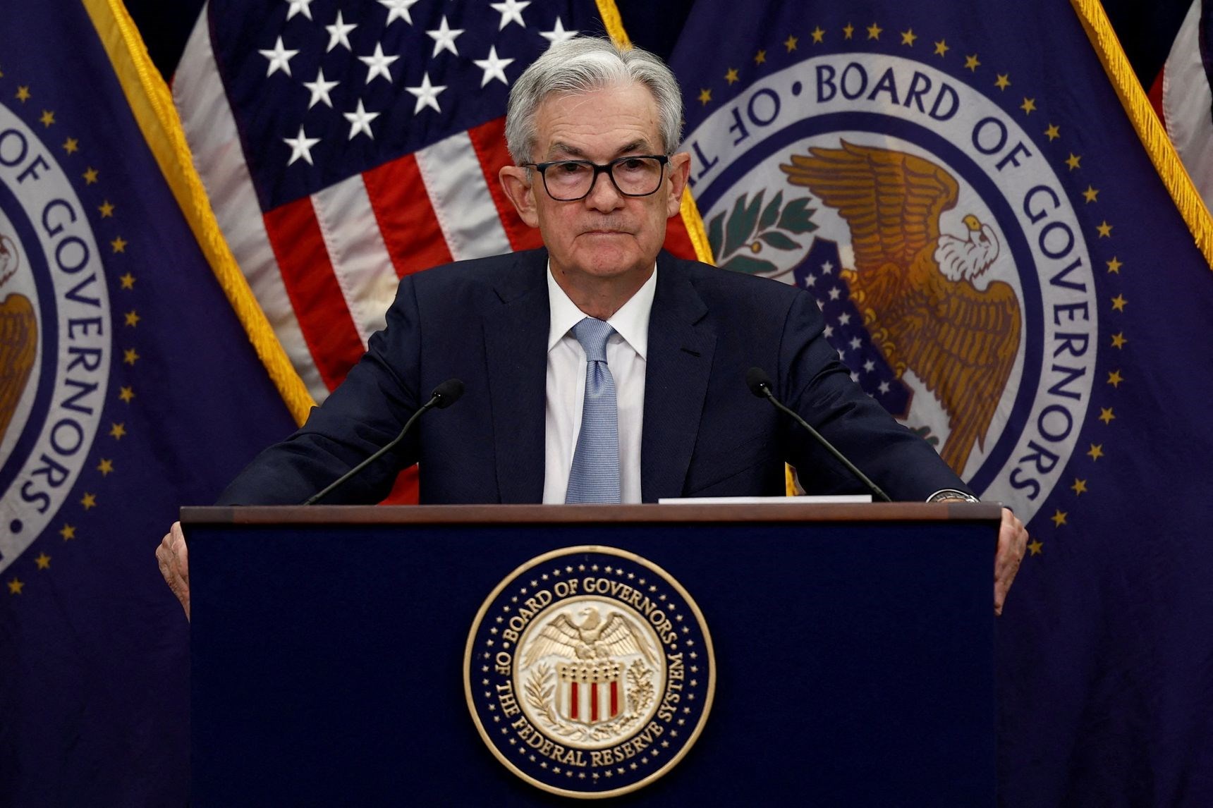 Fed vật lộn để chứng minh với nhà đầu tư rằng Mỹ còn lâu mới hạ lãi suất-1