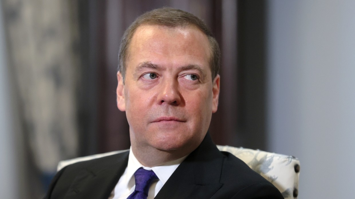 Ông Medvedev nói về dấu hiệu rạn nứt trong quan hệ Mỹ - EU-1