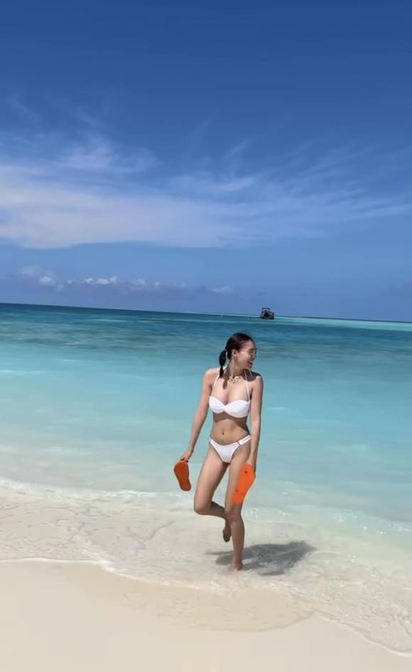 Ninh Dương Lan Ngọc khoe dáng nuột khi diện bikini ở Maldives nhưng lại gây chú ý vì điều này-8