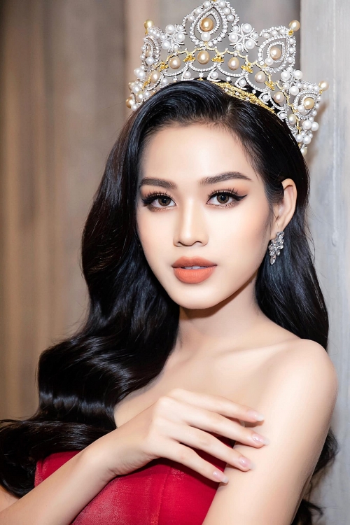 Cận cảnh gương mặt đẹp hoàn hảo của Hoa hậu Đỗ Thị Hà-4