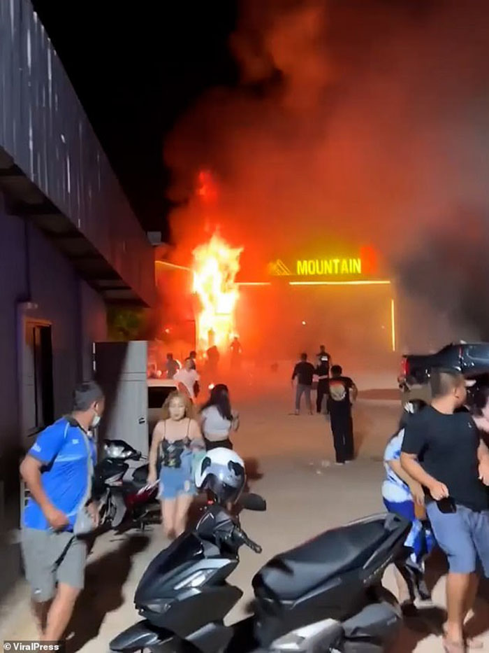 Thái Lan: “Siết” kiểm tra an toàn sau thảm kịch cháy quán bar Mountain B-2