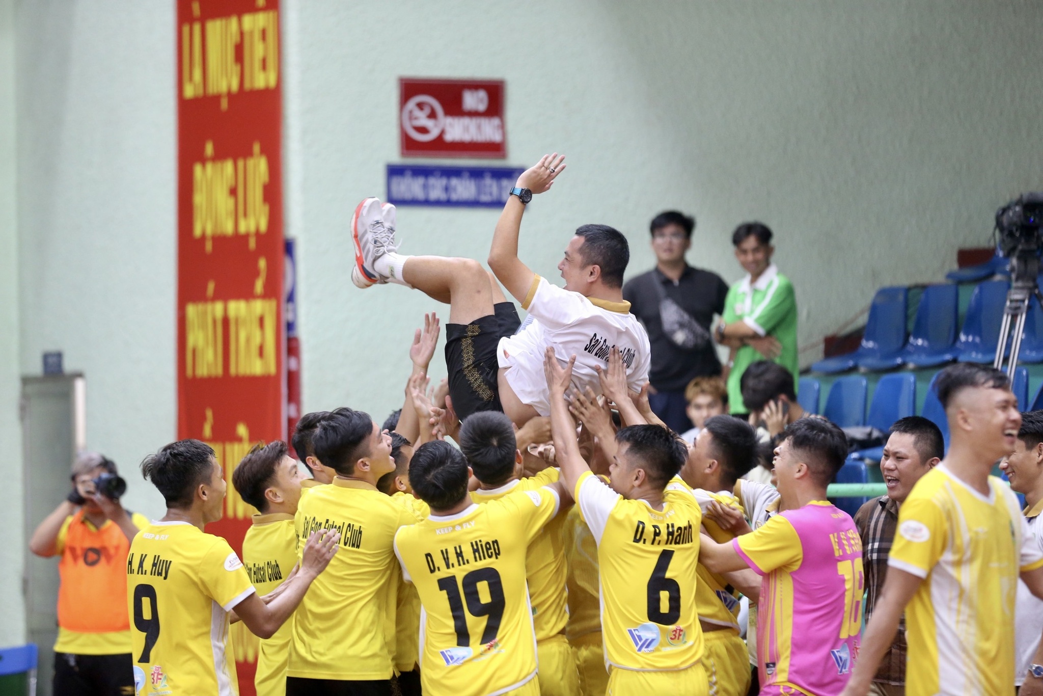 Sài Gòn FC quật ngã đội futsal nhiều tuyển thủ, giành ngôi vô địch Cúp quốc gia-1