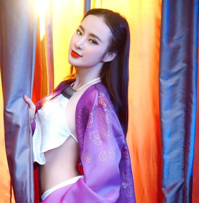 Angela Phương Trinh gây tranh cãi vì mặc áo yếm kém duyên-6