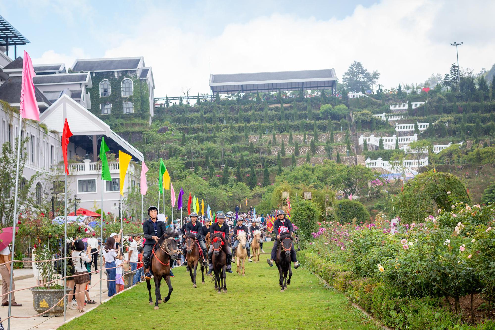 Vó ngựa trên mây lần thứ 5 thổi bùng không khí lễ hội Tây Bắc tại Sun World Fansipan Legend-4