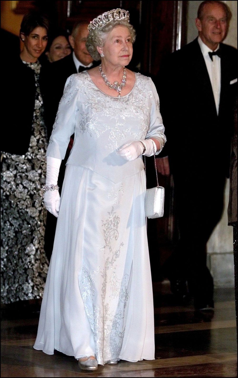 Nhìn lại thời trang lúc sinh thời của Nữ hoàng Anh Elizabeth II-9