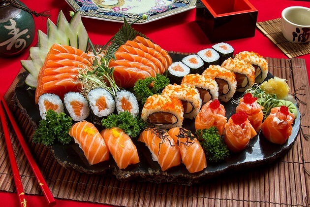 Ăn sushi và sashimi, coi chừng nhiễm vi khuẩn, ký sinh trùng gây bệnh-1