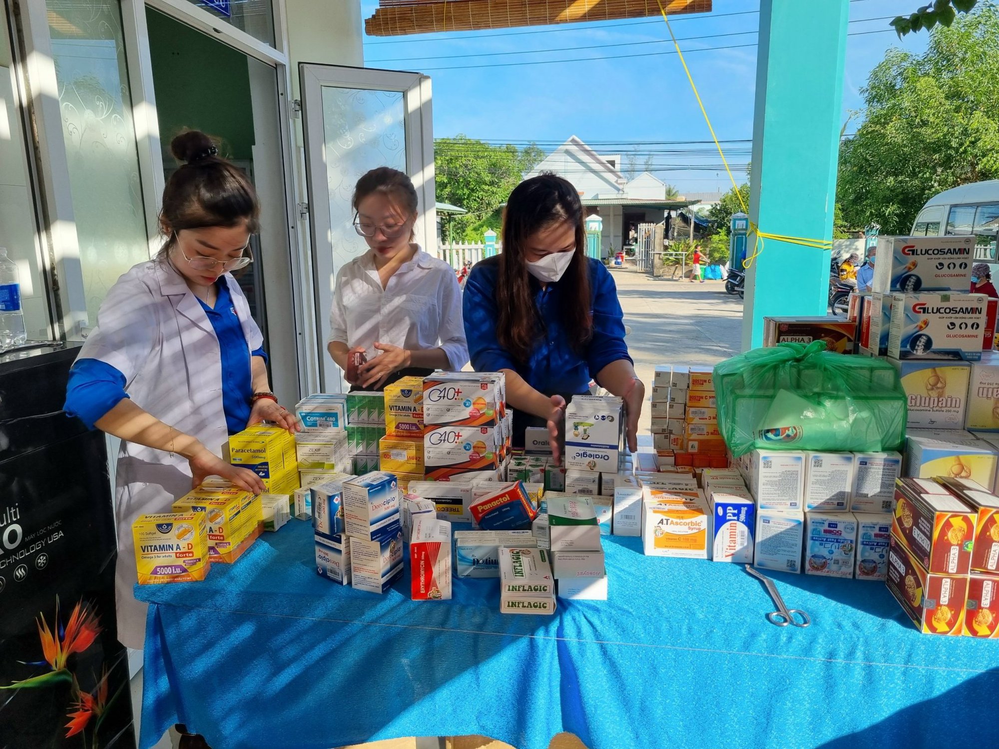 Tuổi trẻ ngành y hội tụ khám chữa bệnh, cấp phát thuốc miễn phí, tri ân người có công tại Quảng Nam-1