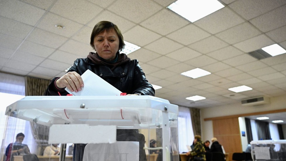 Donbass sắp có kết quả trưng cầu dân ý về sáp nhập Nga-cover-img