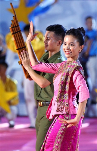Sắt son nghĩa tình đồng bào các dân tộc vùng biên giới Việt - Lào-3