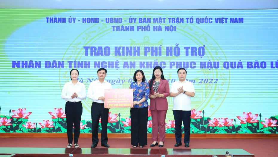 Phó Bí thư Thường trực Thành ủy: TP Hà Nội luôn hướng về Nghệ An-2