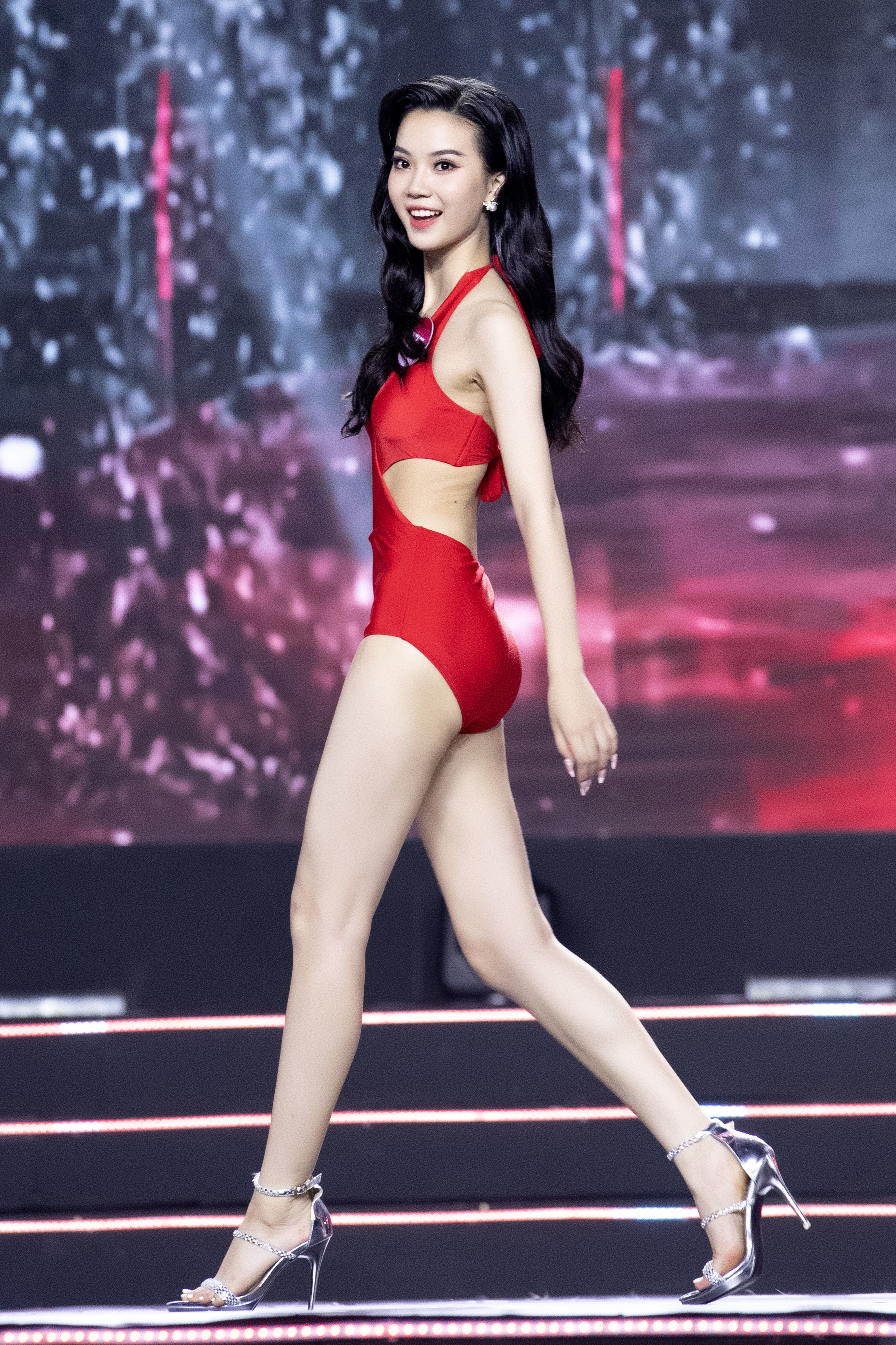 Thí sinh có vòng eo nhỏ nhất tại Hoa hậu Việt Nam 2022 là ai?-5