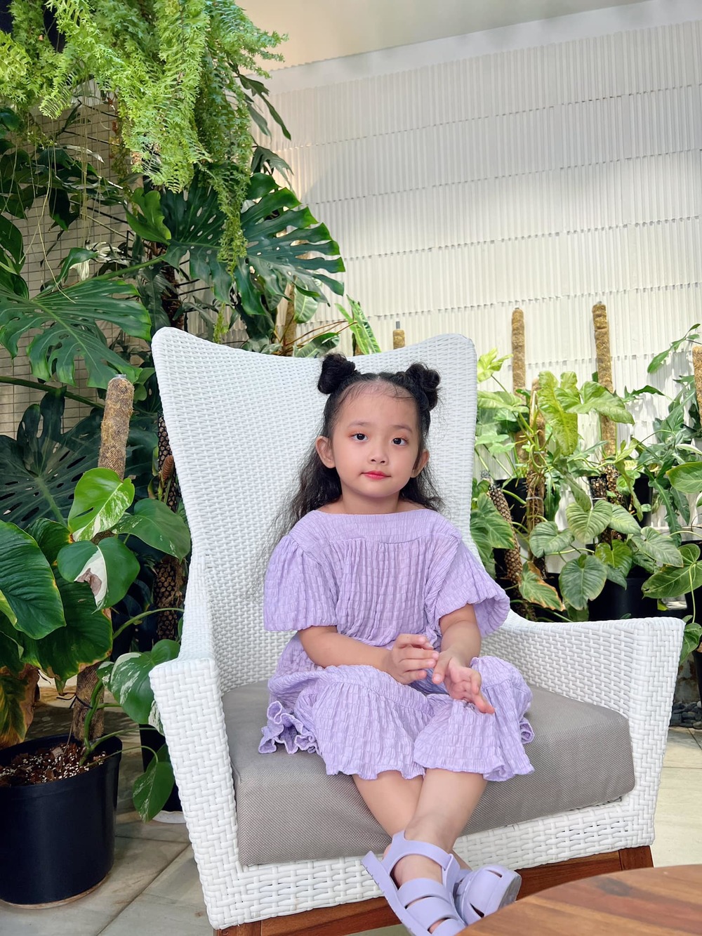Con gái 4 tuổi của Khánh Thi - Phan Hiển ngày càng điệu đà-3