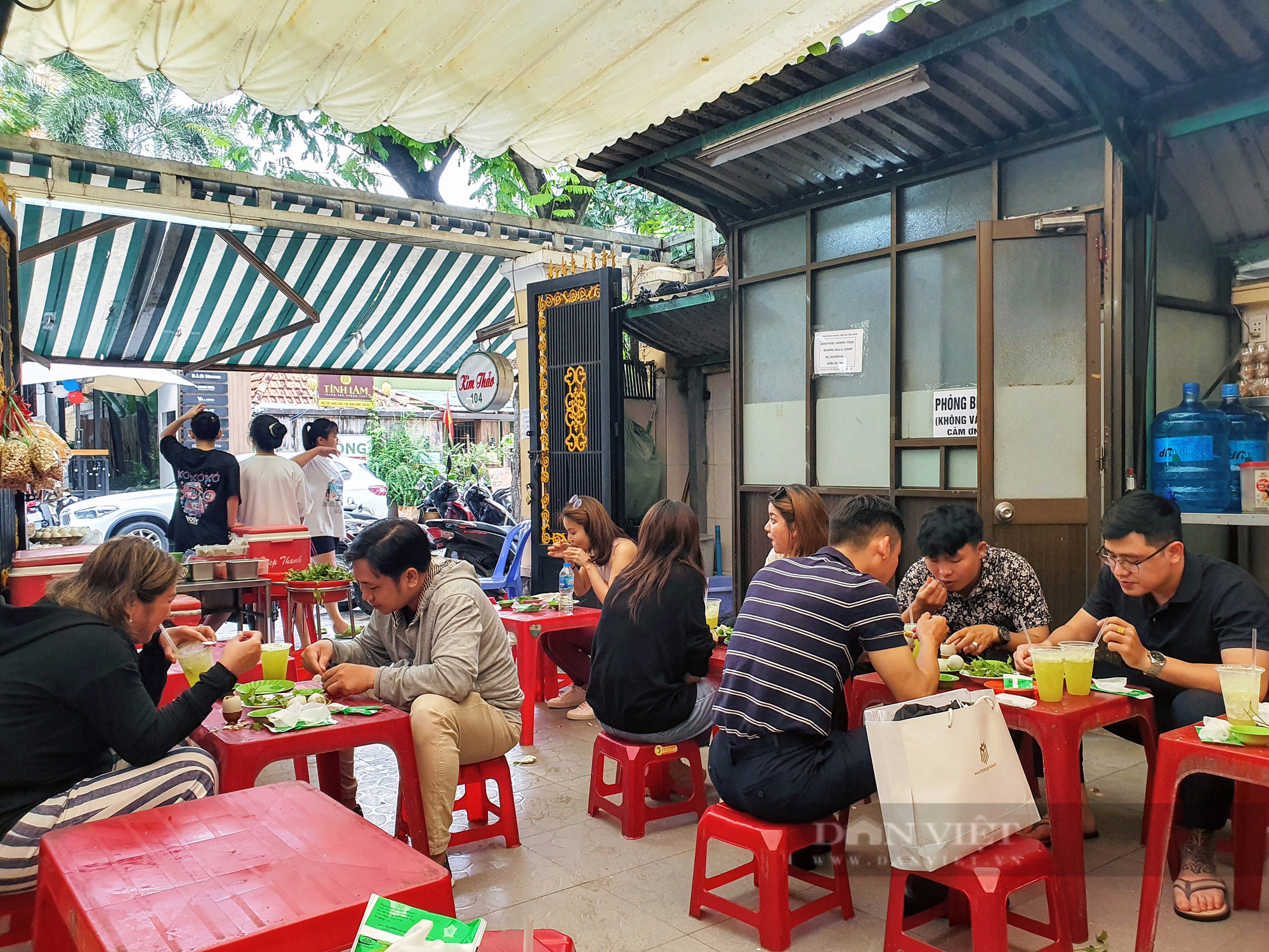 Sài Gòn quán: Quán hột vịt lộn nổi tiếng nhất khu nhà giàu Thảo Điền, 10 trứng úp mề như một-4