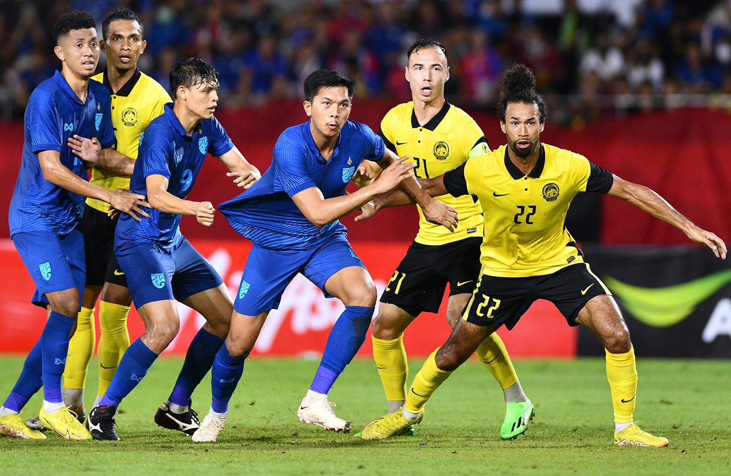 ‘Messi Thái’ Chanathip Songkrasin chấn thương, tuyển Thái Lan thua sốc Malaysia ở King's Cup-2