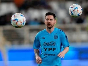 Xác thực nghi vấn Messi chấn thương, vắng mặt trong buổi tập của Argentina-cover-img