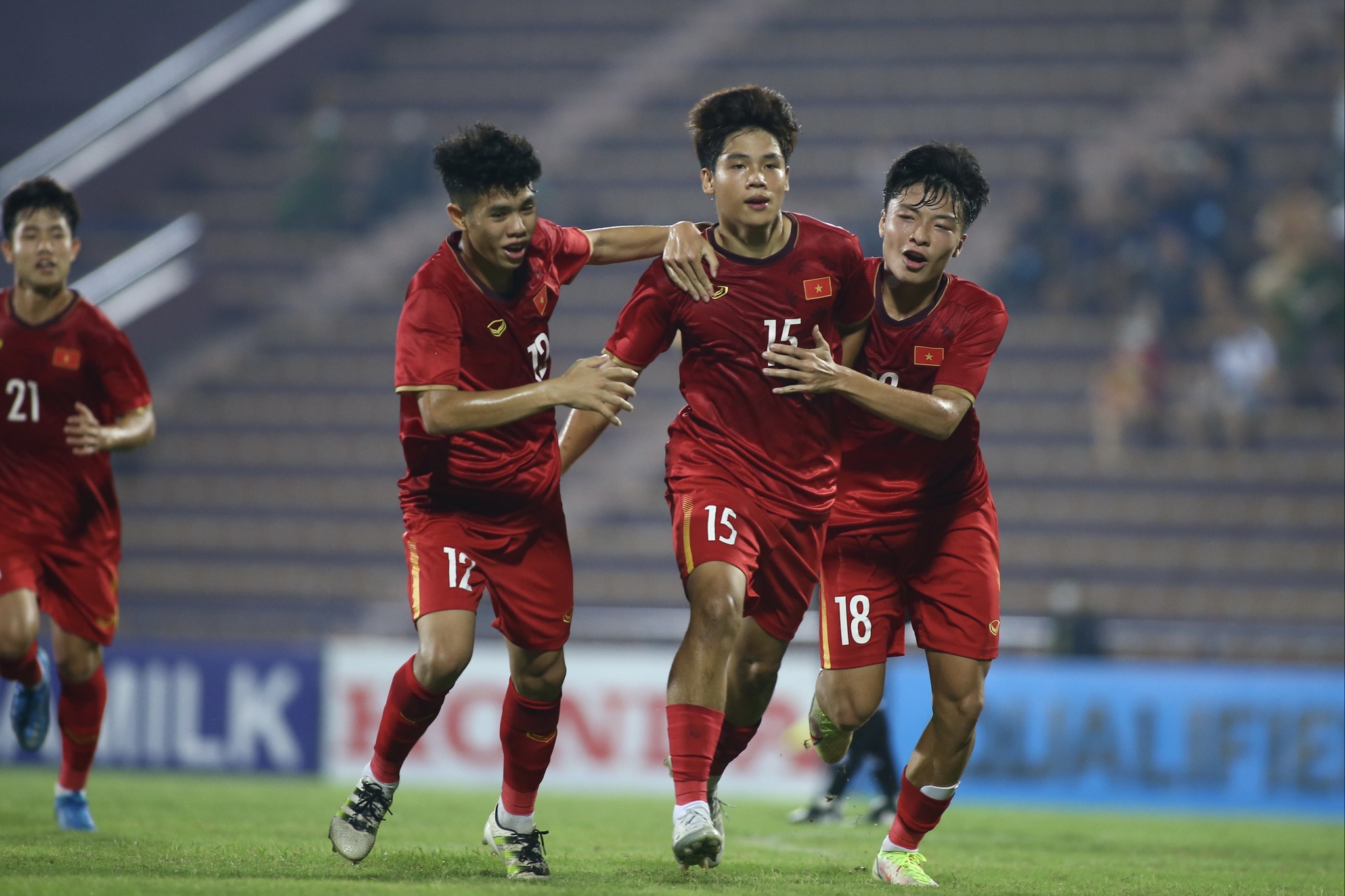 Lý do U.17 Việt Nam gặp khó khăn trước khi giành ngôi đầu của Thái Lan-1
