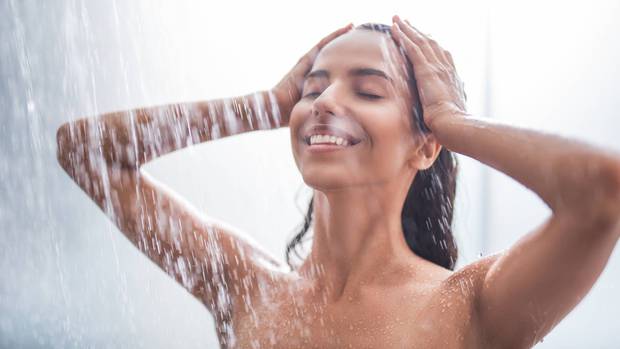 Chuyên gia tiết lộ 6 lợi ích không tưởng khi tắm bằng vòi hoa sen, nghe xong đảm bảo ai cũng phải bất ngờ-5