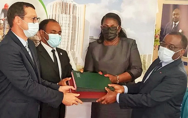 Nhà nước Gabon ký các sửa đổi mới cho phép thu hồi khí đốt bỏ-1