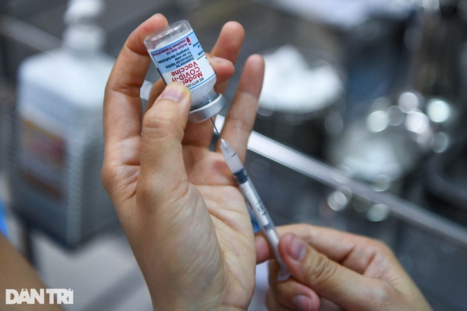 Bộ Y tế nêu lý do thiếu vaccine Moderna tiêm cho trẻ-1