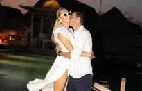 Paris Hilton và chồng kỉ niệm ngày cưới tại hòn đảo riêng-img