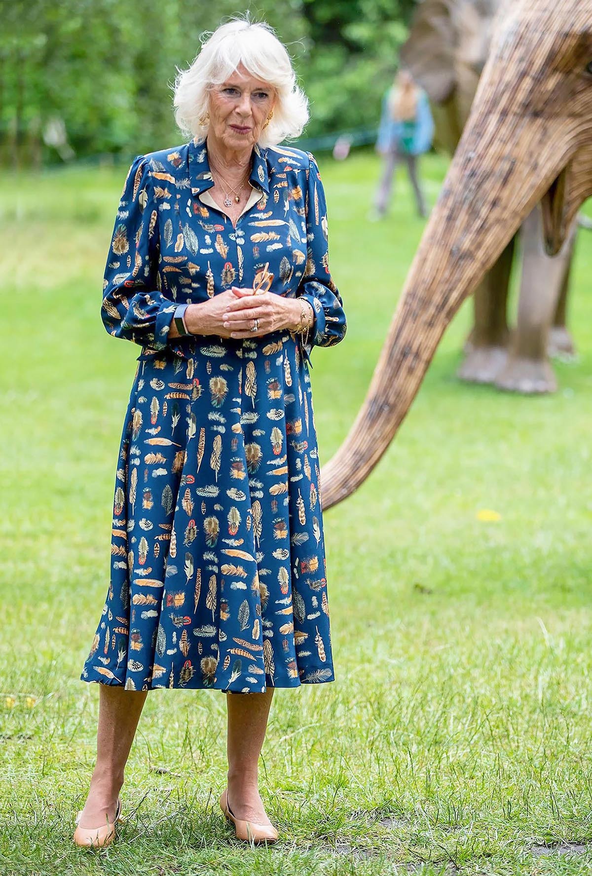 Bà Camilla - nữ Công tước xứ Cornwall U80 vẫn diện đồ trẻ trung-7