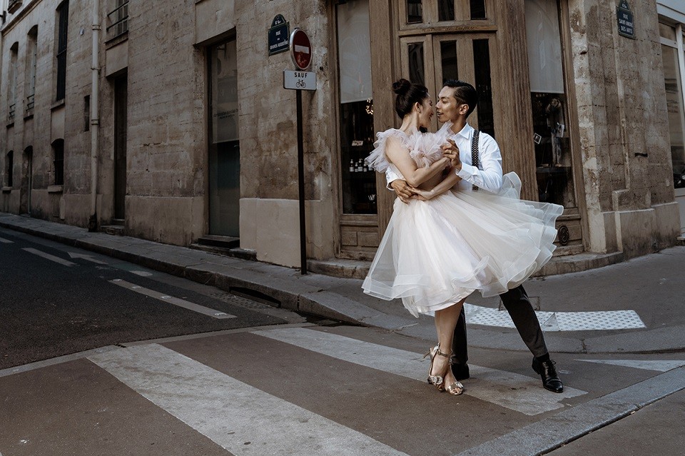 Ảnh cưới chụp ở Paris đậm chất khiêu vũ của Khánh Thi - Phan Hiển-4