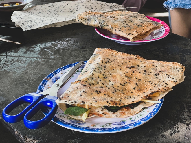 “Ăn sập” đảo Phú Quý với những quán địa phương giá rẻ mà lại cực ngon: Bỏ túi 100k đảm bảo “no lặc lè”-5