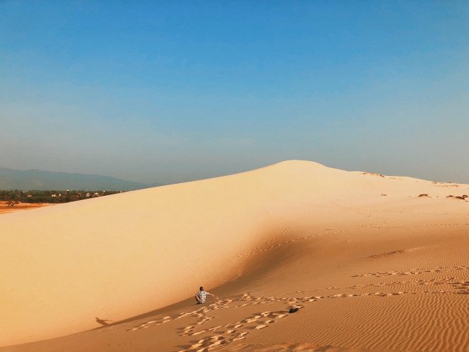 Đến cồn cát Quang Phú trải nghiệm trò chơi trượt cát, lái xe địa hình-9
