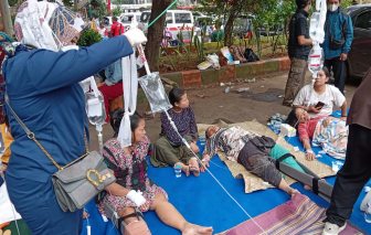 Động đất ở Indonesia: Số người chết tăng hơn 160, người dân khổ sở tìm nơi điều trị-cover-img