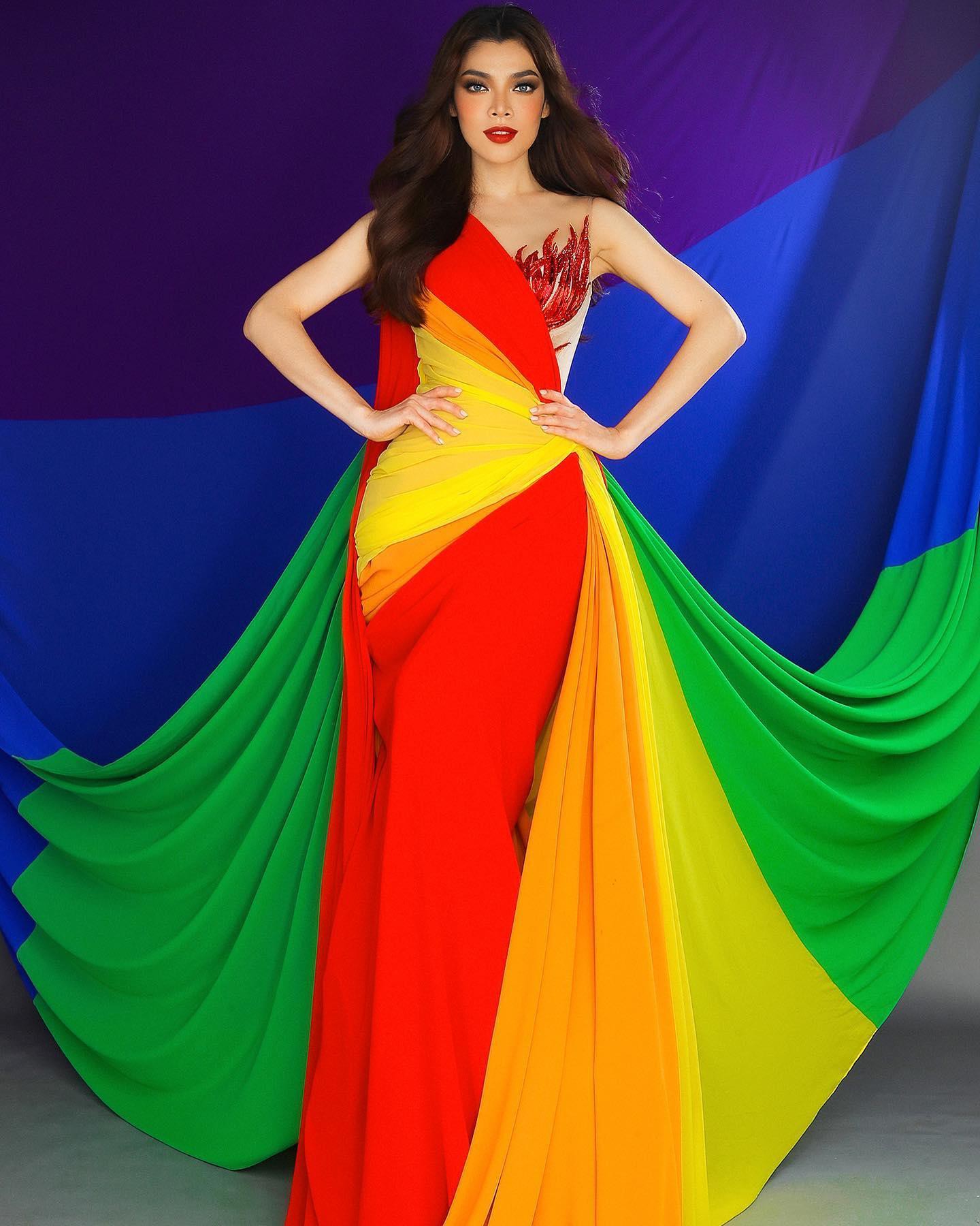 Trân Đài dùng cờ lục sắc làm váy dạ hội, mang niềm tự hào LGBT tới Hoa hậu chuyển giới quốc tế-1