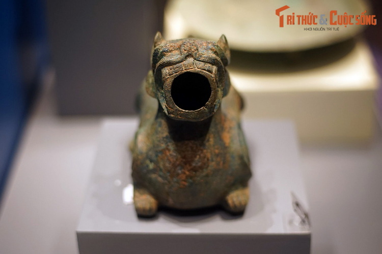Soi vật dụng lạ lùng dành cho quý ông Việt 2.000 năm trước-6