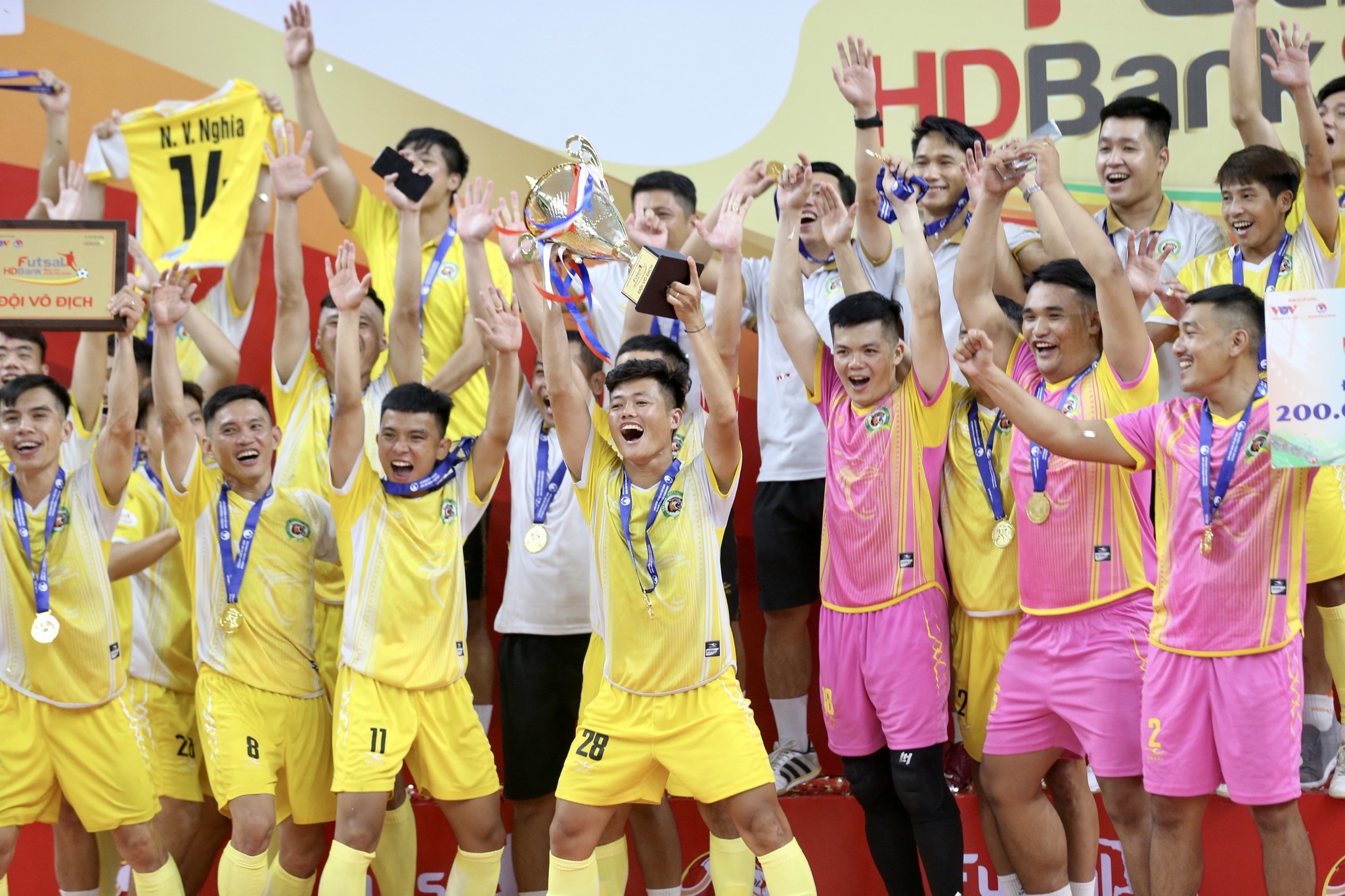 Sài Gòn FC quật ngã đội futsal nhiều tuyển thủ, giành ngôi vô địch Cúp quốc gia-8