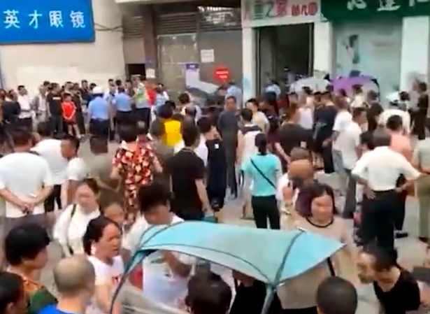 Tấn công bằng dao trường mầm non ở Trung Quốc, 3 người chết-1