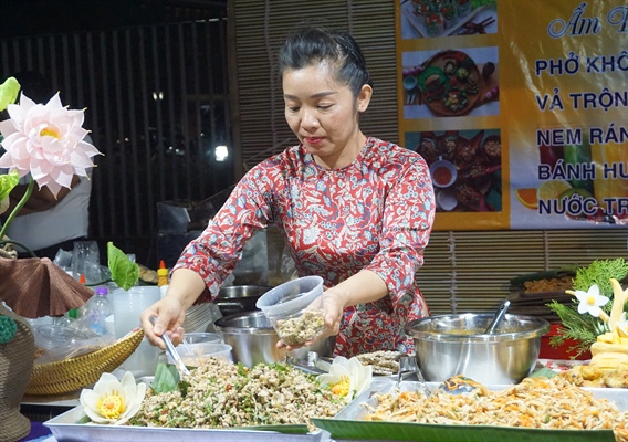100 món ẩm thực đường phố ở Huế hấp dẫn du khách-1