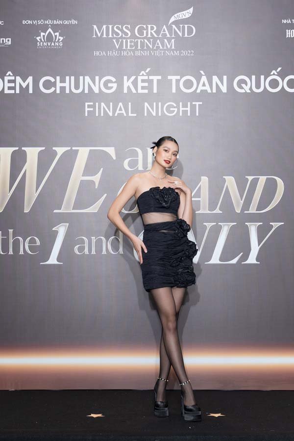 Thảm đỏ chung kết Miss Grand Việt Nam: Lona Kiều Loan "spotlight" với chiếc váy cồng kềnh được 4 vệ sĩ hộ tống-10