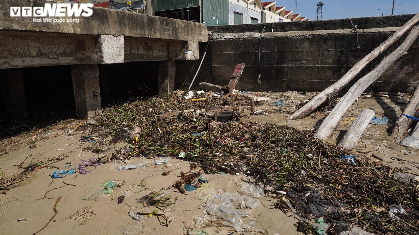 Ảnh: Rác thải ‘bao vây’ nhiều bãi biển ở Hà Tĩnh-6