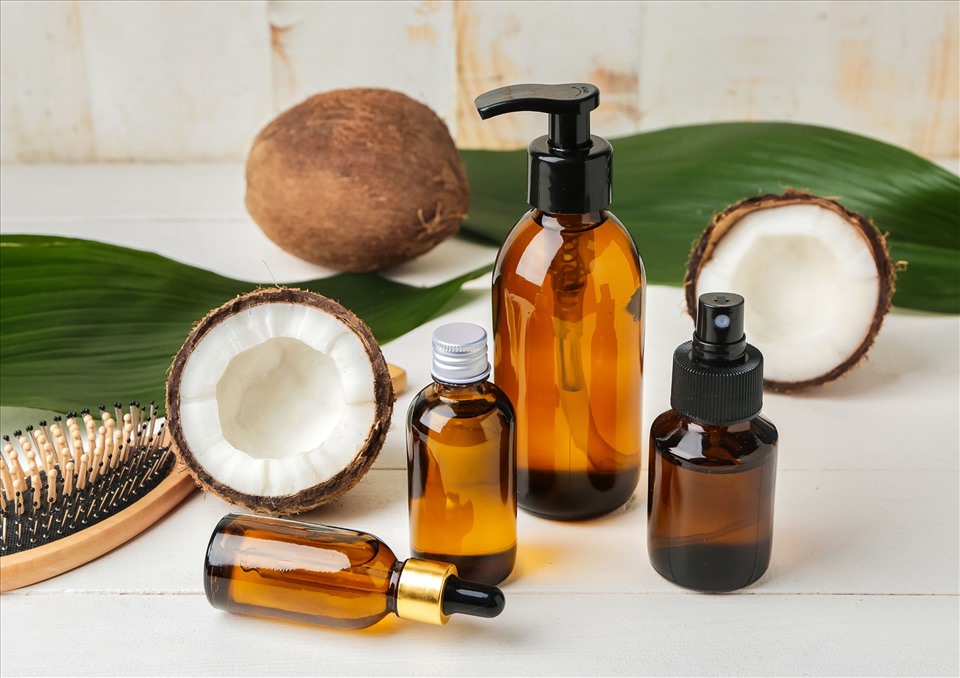 Gợi ý cách làm xịt dưỡng tóc bằng dầu dừa đơn giản tại nhà-1